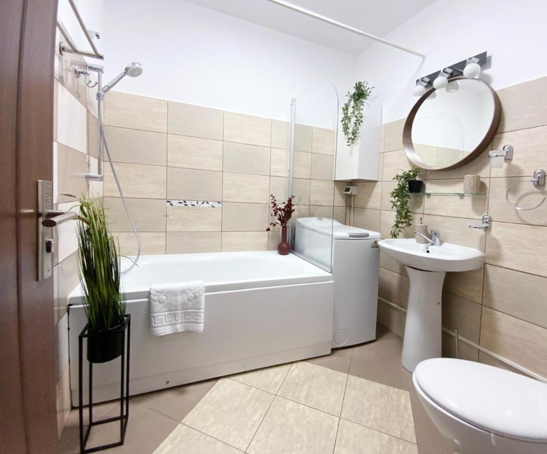 Iulius Loft Apartment Iasi Luaran gambar